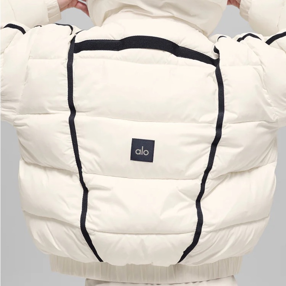 ALO Yoga Ivory Aspen Love Puffer Jacket
